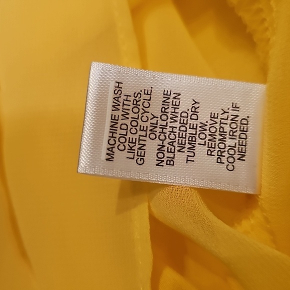 Sleveless Lemon Yellow 3 Layer Chiffon Blouse. - Picture 14 of 14